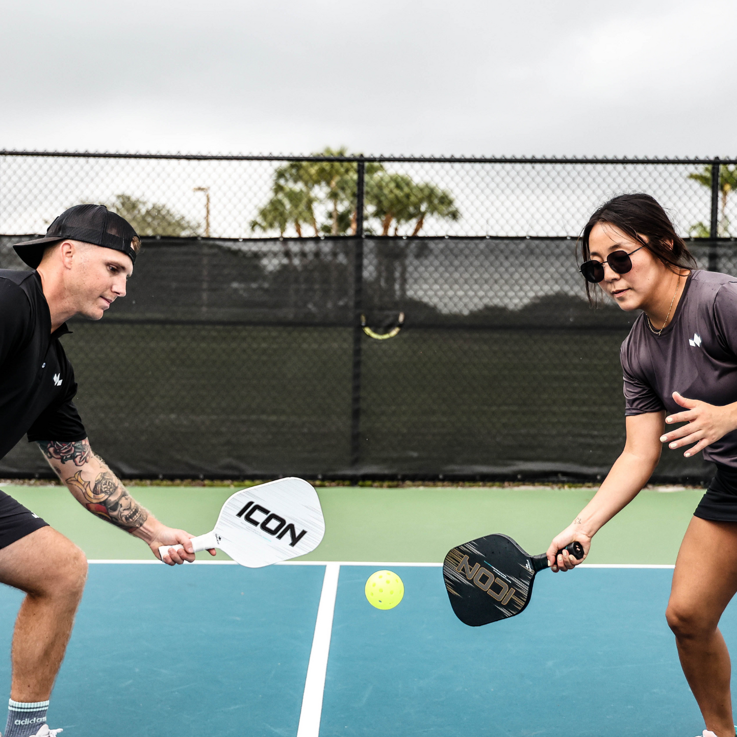 PICKLEBALL DIADEM ICON V2 PADDLE